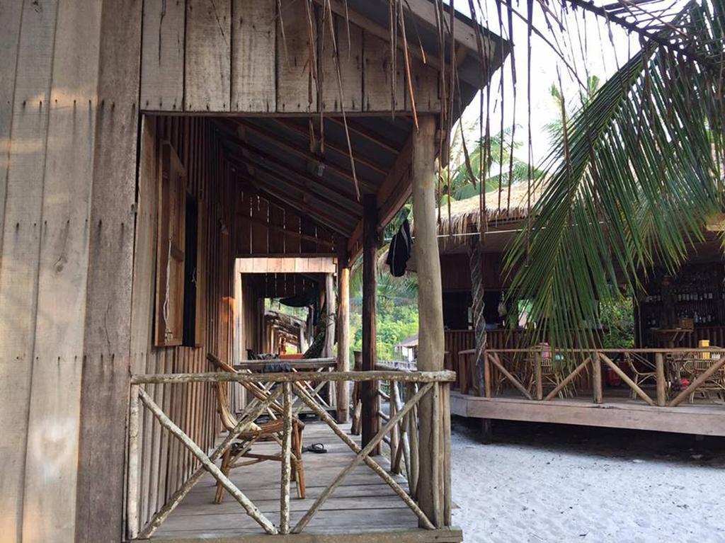 3 Stone Bungalow Hotel Isola di Koh Rong Esterno foto
